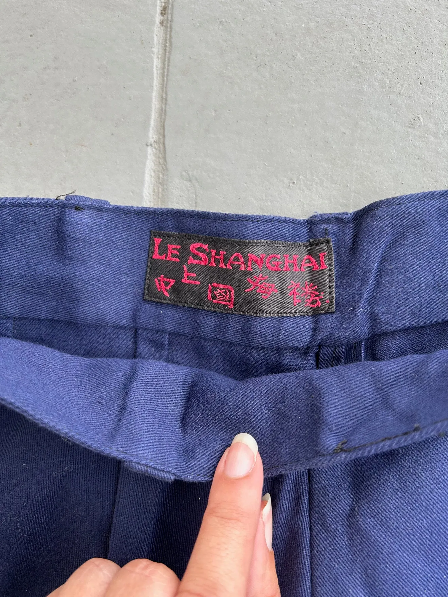 1940s side button shorts . 40s navy blue shorts . size small