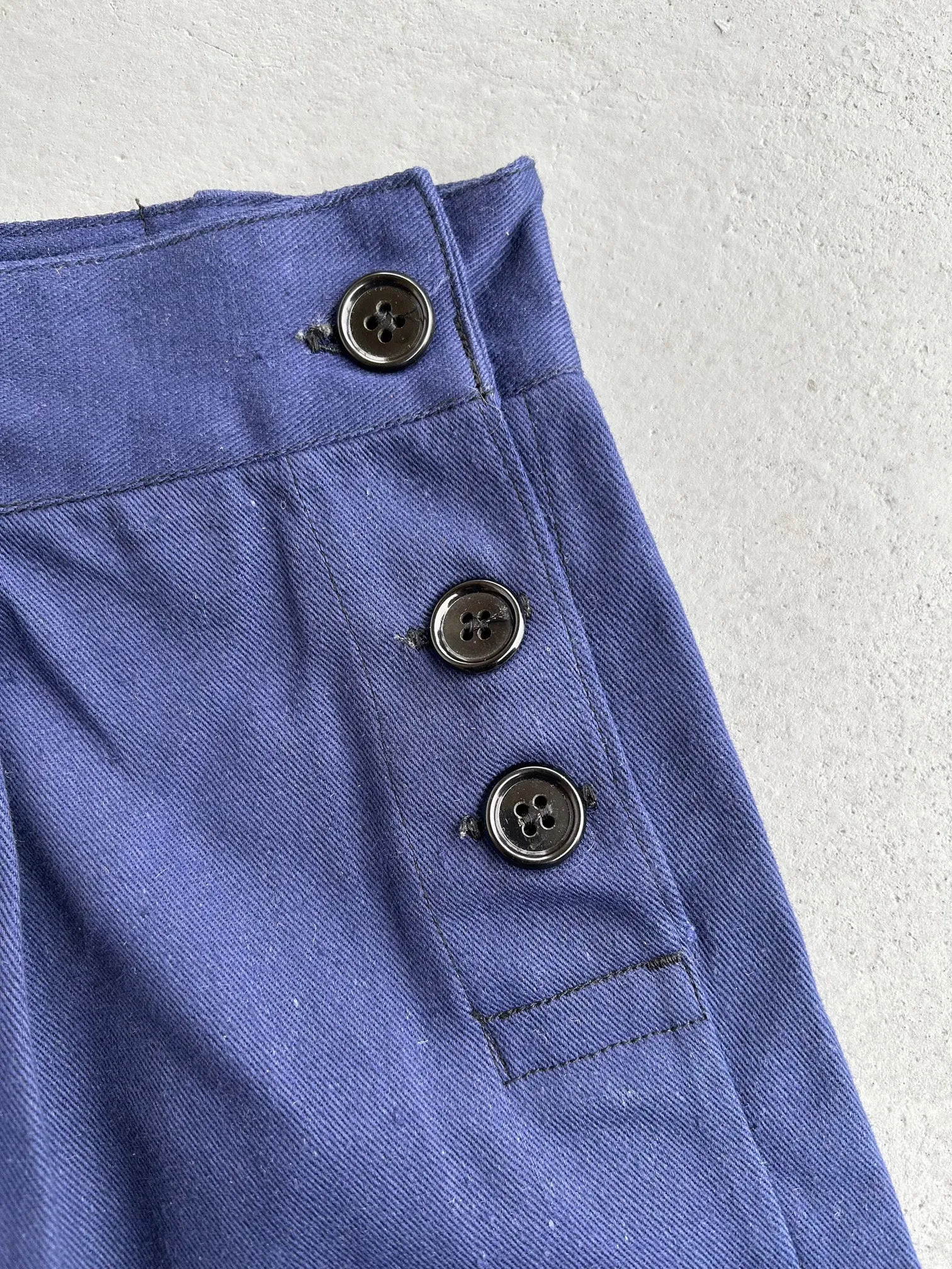 1940s side button shorts . 40s navy blue shorts . size small