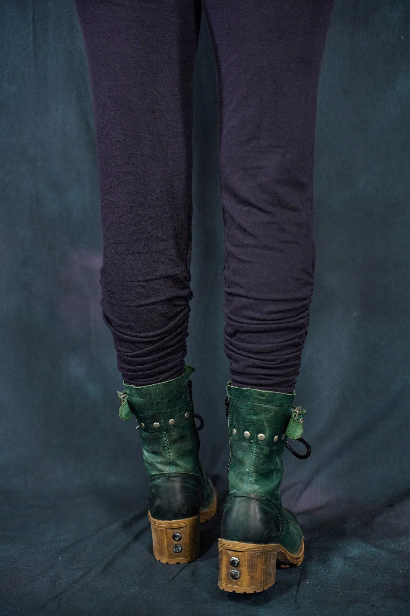 3323 Winterweight Bamboo Gather Legging Shadow-U