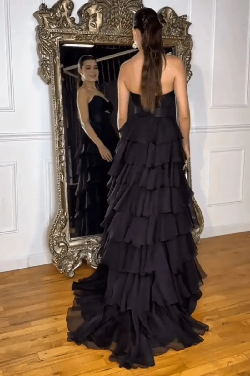 A-line Strapless V-Neck Layered Chiffon Sleeveless Formal Prom Dresses