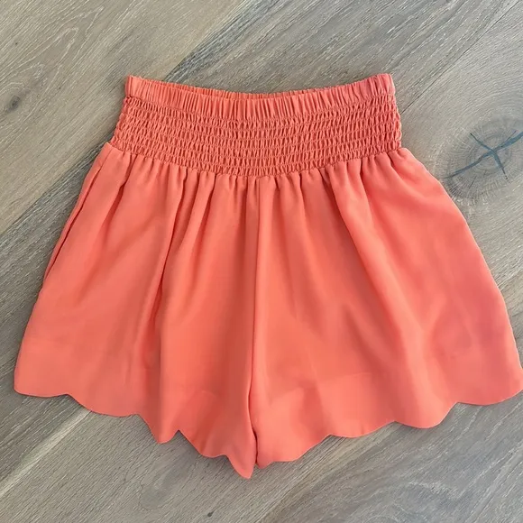 BCBG generation scalloped peach shorts.