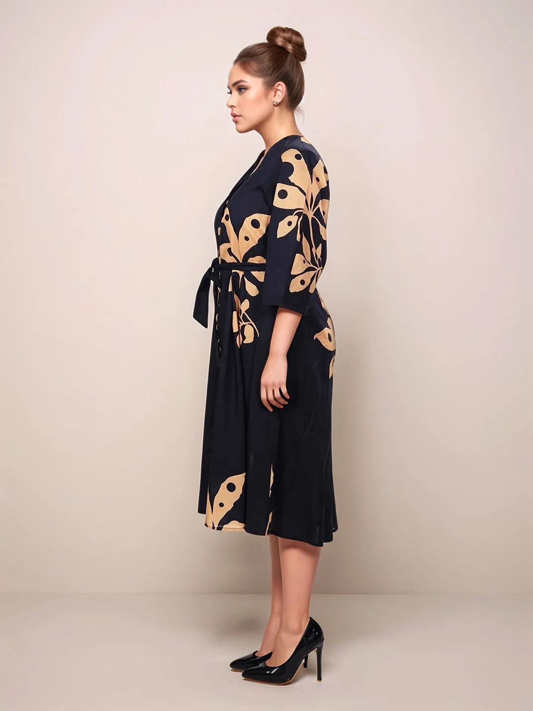 Black Floral Prints Straight Fit Midi Dress
