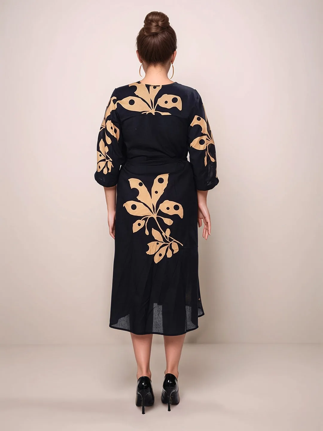 Black Floral Prints Straight Fit Midi Dress
