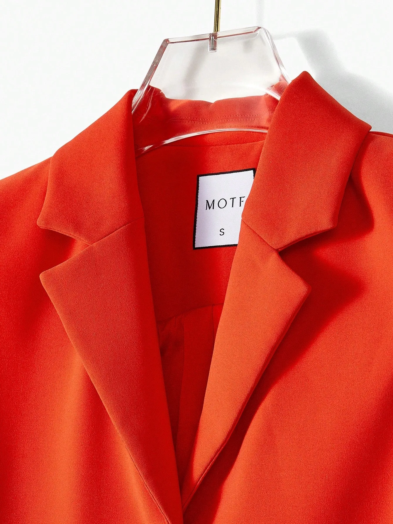 Blazer Ligero MOTF Studio en Cherry Vibes