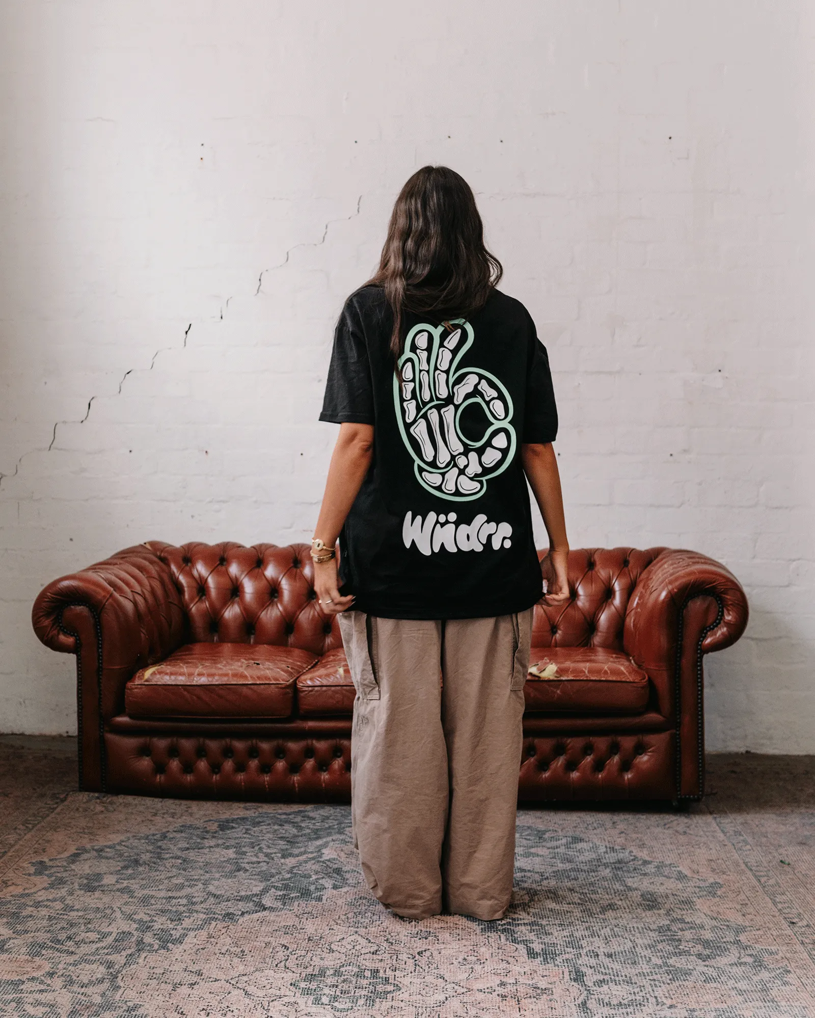 BONES BOX FIT TEE - BLACK
