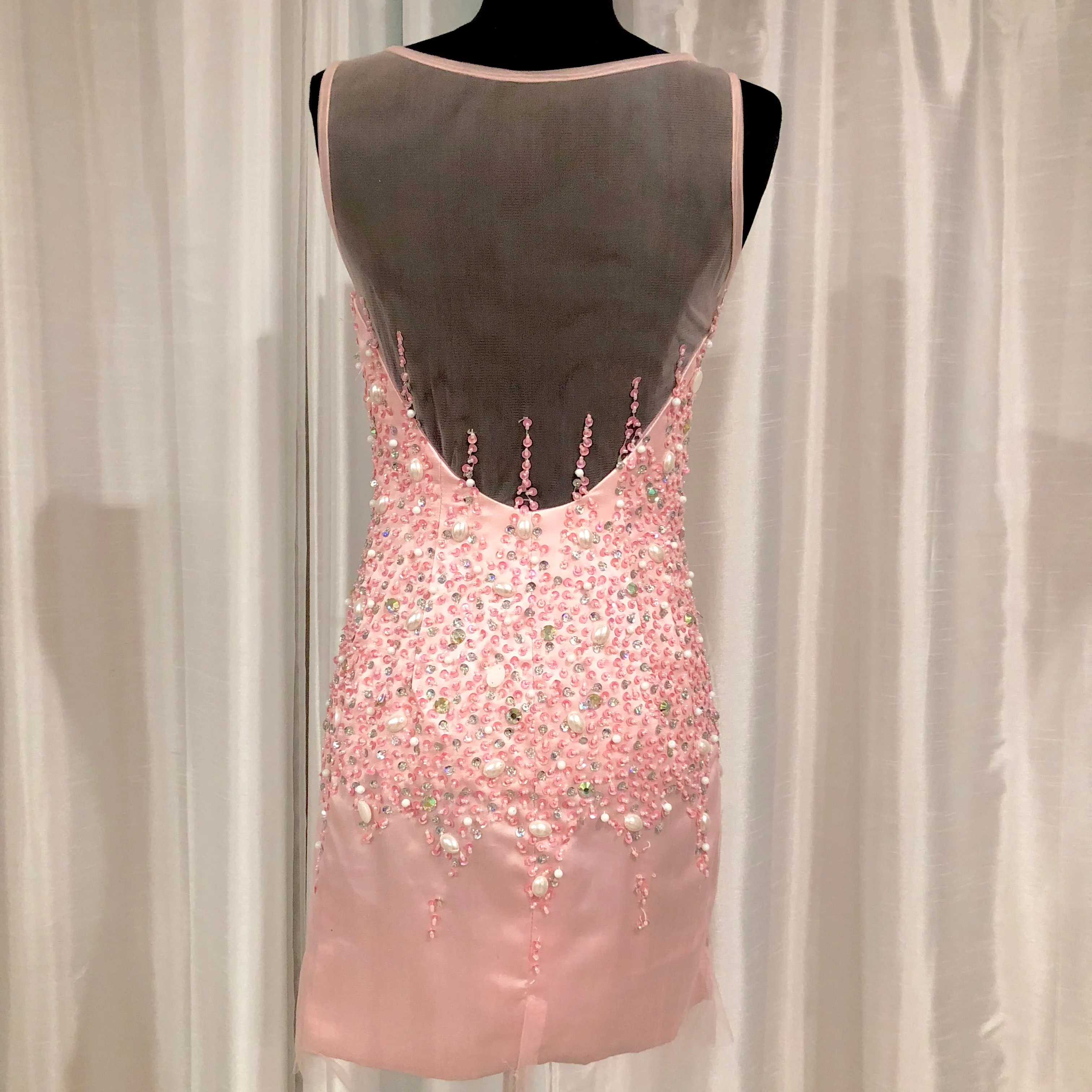BOUTIQUE Short Form Fitting Light Pink Gown Size 4