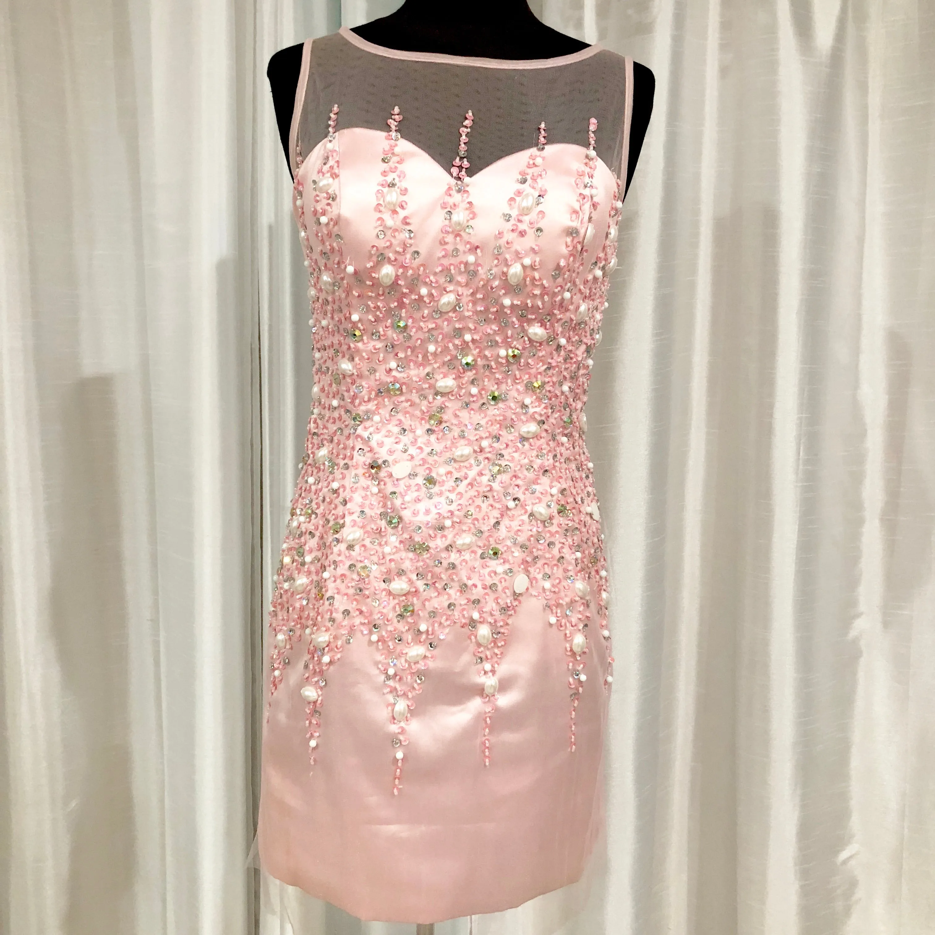 BOUTIQUE Short Form Fitting Light Pink Gown Size 4