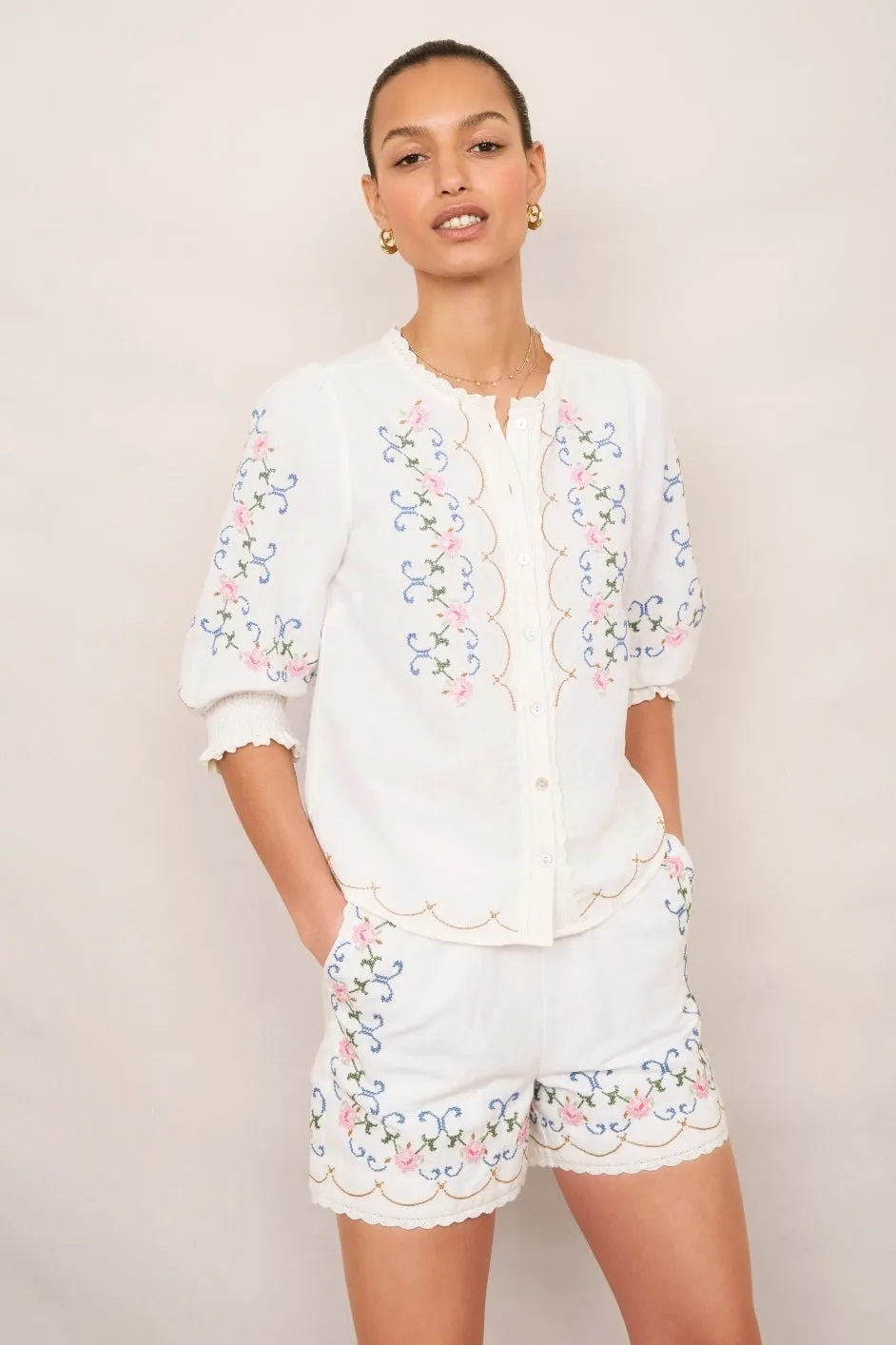 Cora Embroidered Short - White