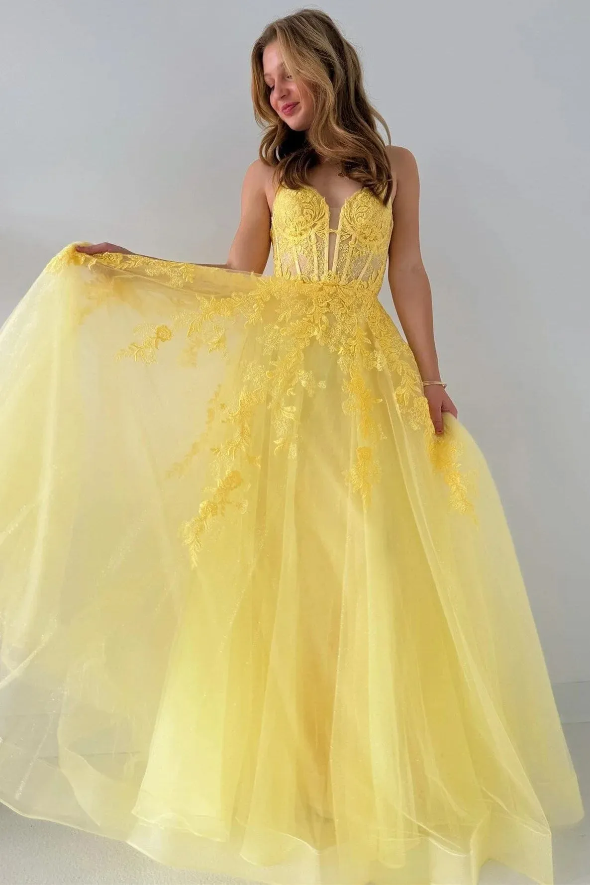 Cozy | Tulle Appliques Lace-Up A-Line Long Prom Dress