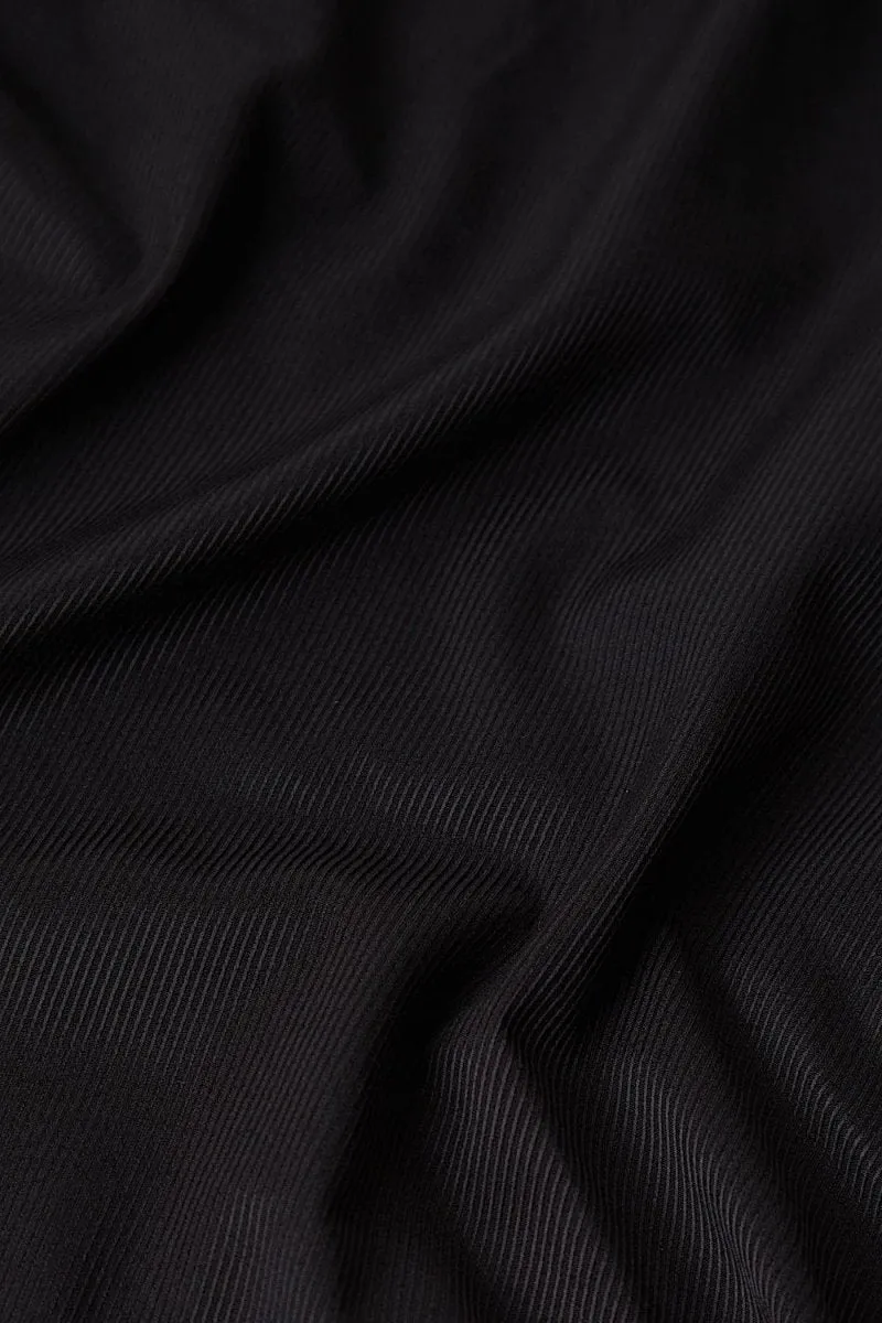 Cutaway Collar Twill Shirt in Black
