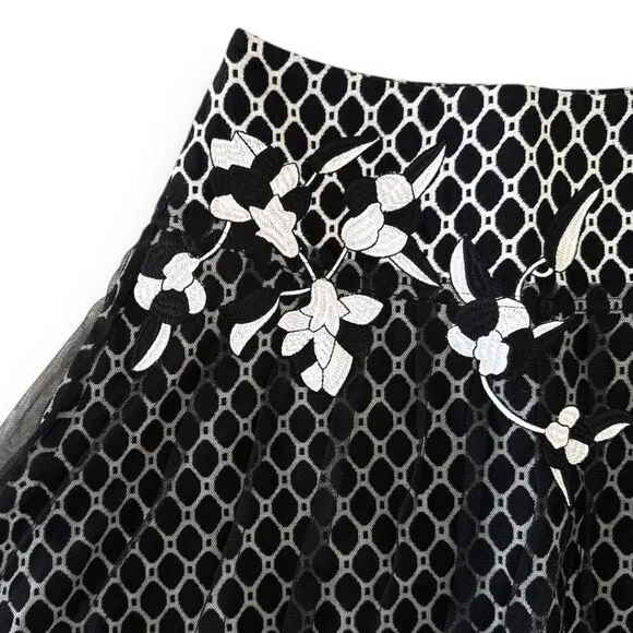 For the Republic Flared Wool/Tuille Skirt Black/White Wm Sz 6 NWT Unique Embroid