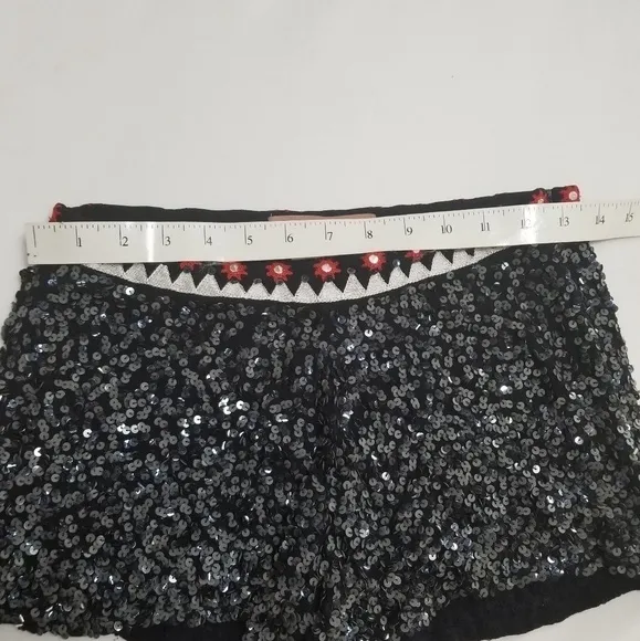 𝅺free PEOPLE Wild Heart Kyra Sequin Short!