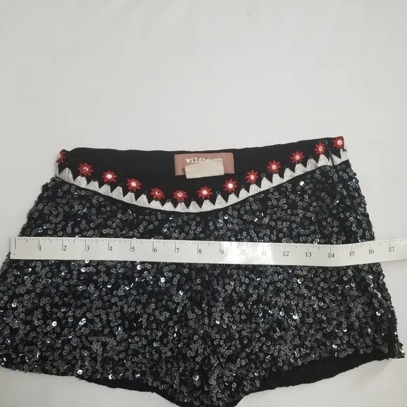 𝅺free PEOPLE Wild Heart Kyra Sequin Short!