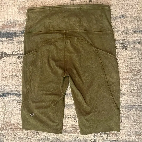 Lululemon Fast and Free Short 10&quot; in Ice Wash Moss Green Size 6