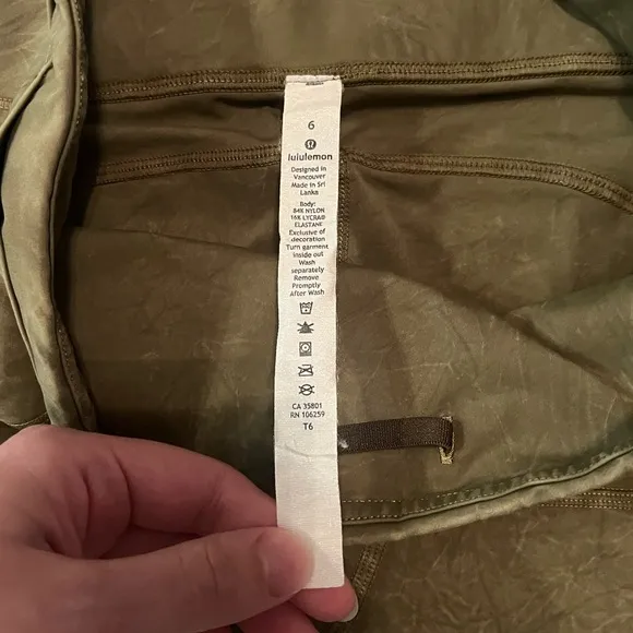 Lululemon Fast and Free Short 10&quot; in Ice Wash Moss Green Size 6