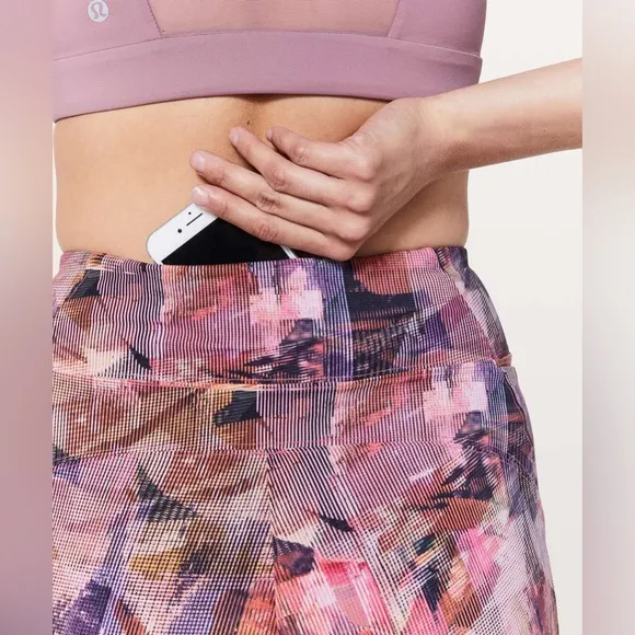 Lululemon On Pace Short 10&quot; in Sun Dazed Multi Pink Size 2