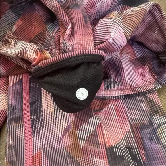 Lululemon On Pace Short 10&quot; in Sun Dazed Multi Pink Size 2
