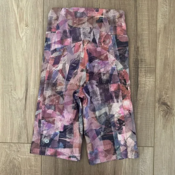 Lululemon On Pace Short 10&quot; in Sun Dazed Multi Pink Size 2