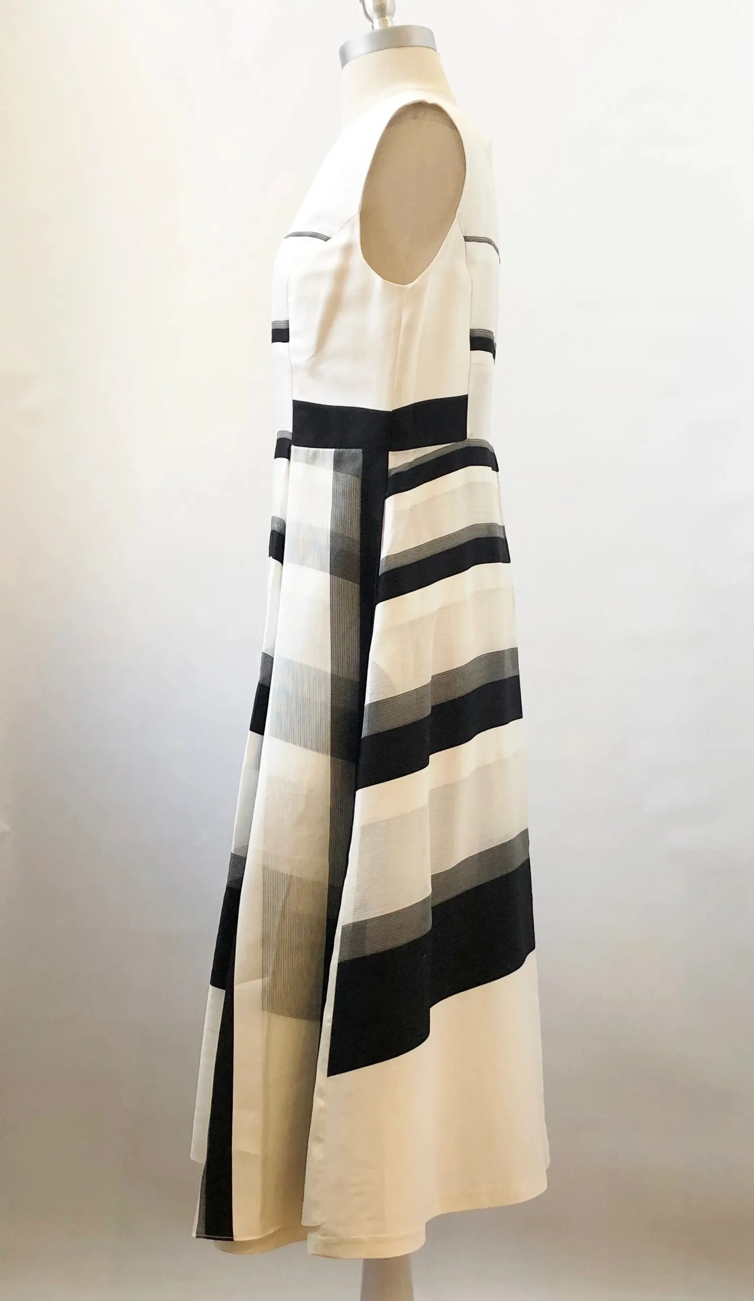 Mi Jong Lee Black & White Stripe Dress Size 8