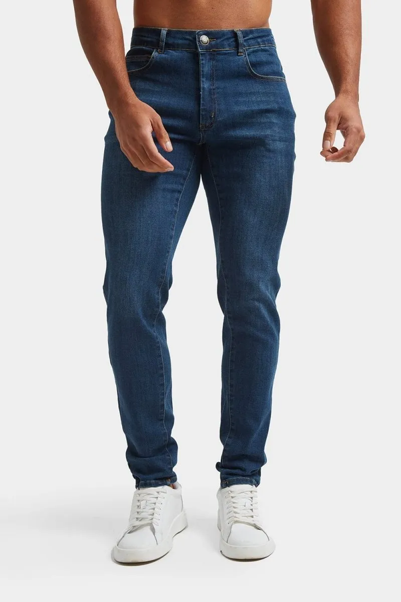 Muscle Fit Jeans in Dark Blue