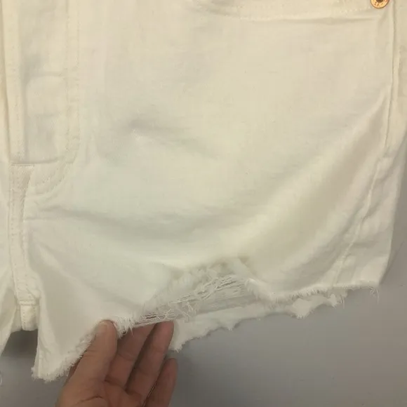NEW Levi’s 501 Original White Denim High Waist Distressed 28 Stretchy Jean Short