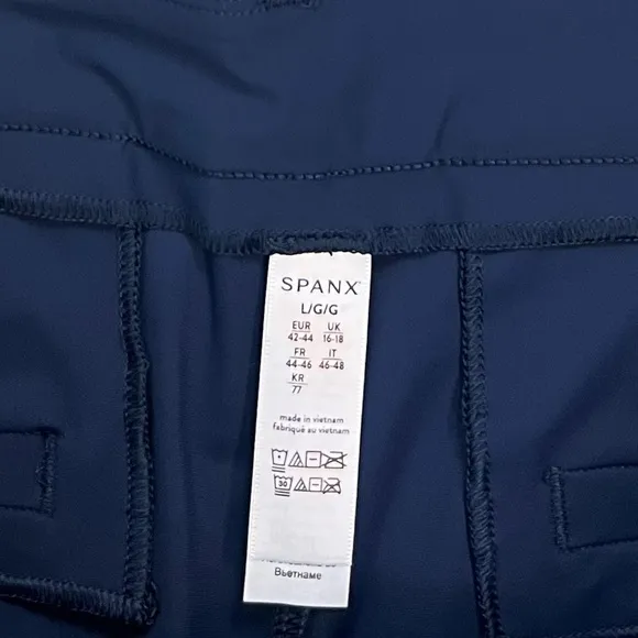 NWT Spanx Sunshine Shorts 6” In Sunkissed Navy Blue