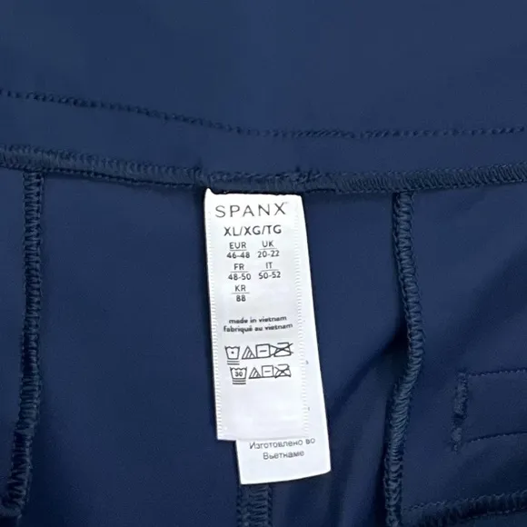 NWT Spanx Sunshine Shorts 6” In Sunkissed Navy Blue