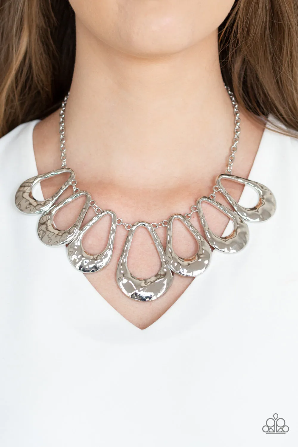 Paparazzi Teardrop Envy Necklace Silver