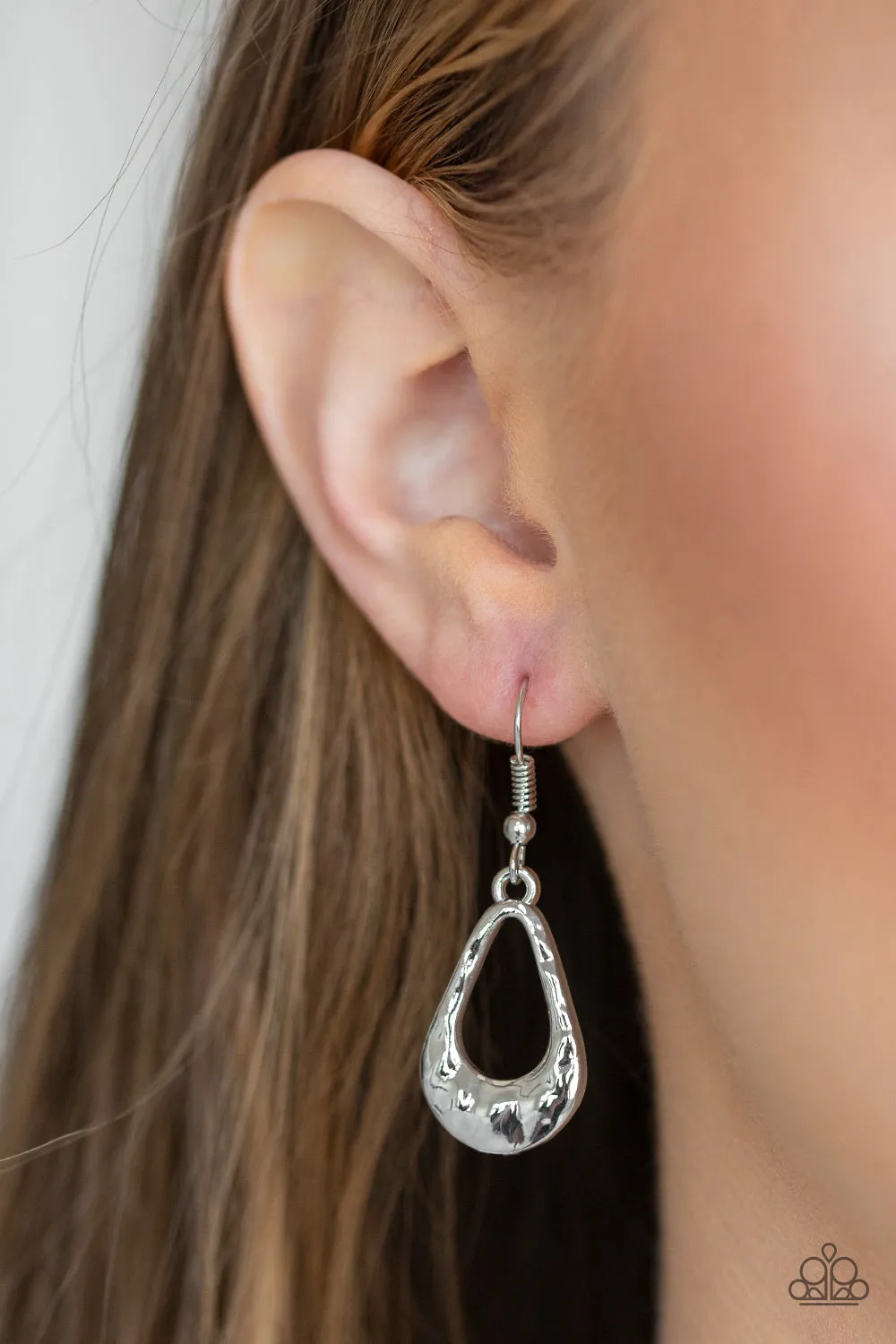 Paparazzi Teardrop Envy Necklace Silver