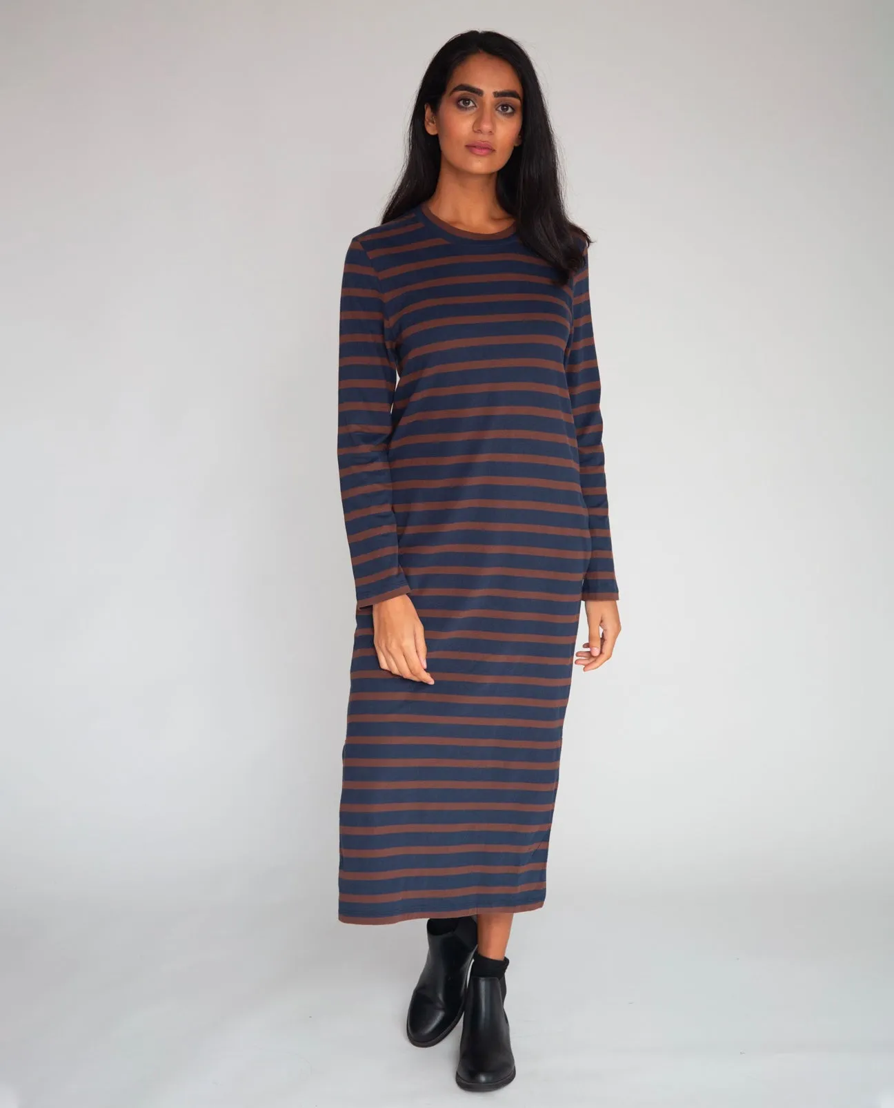 Raina-Sue Organic Cotton Dress In Navy & Chocolate