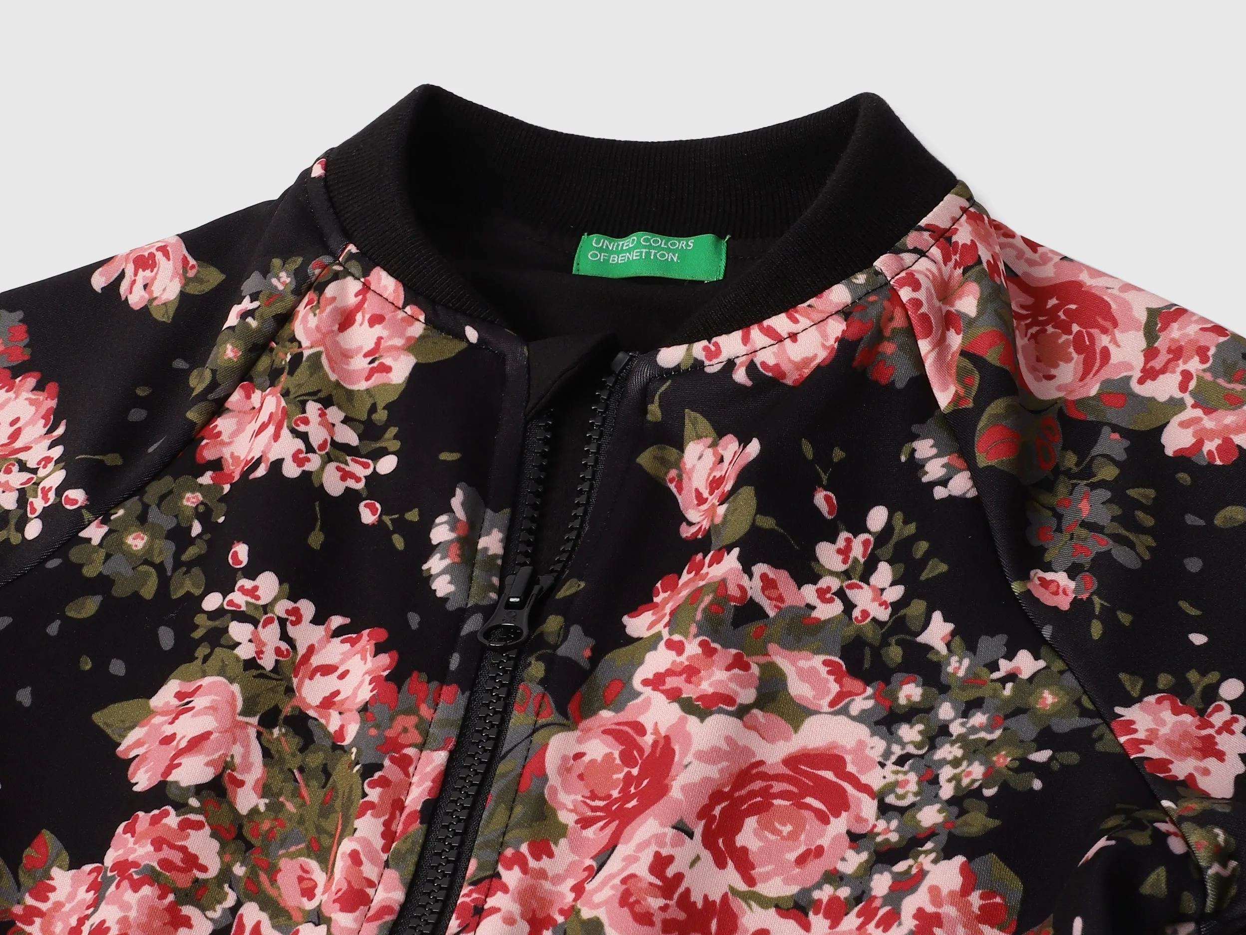 Regular Fit Collared Neck Floral Print Jackets