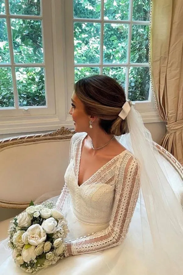 Roycebridal Layered Tulle Ball Gown Lace V-neck Long Sleeves Wedding Dresses, MW985