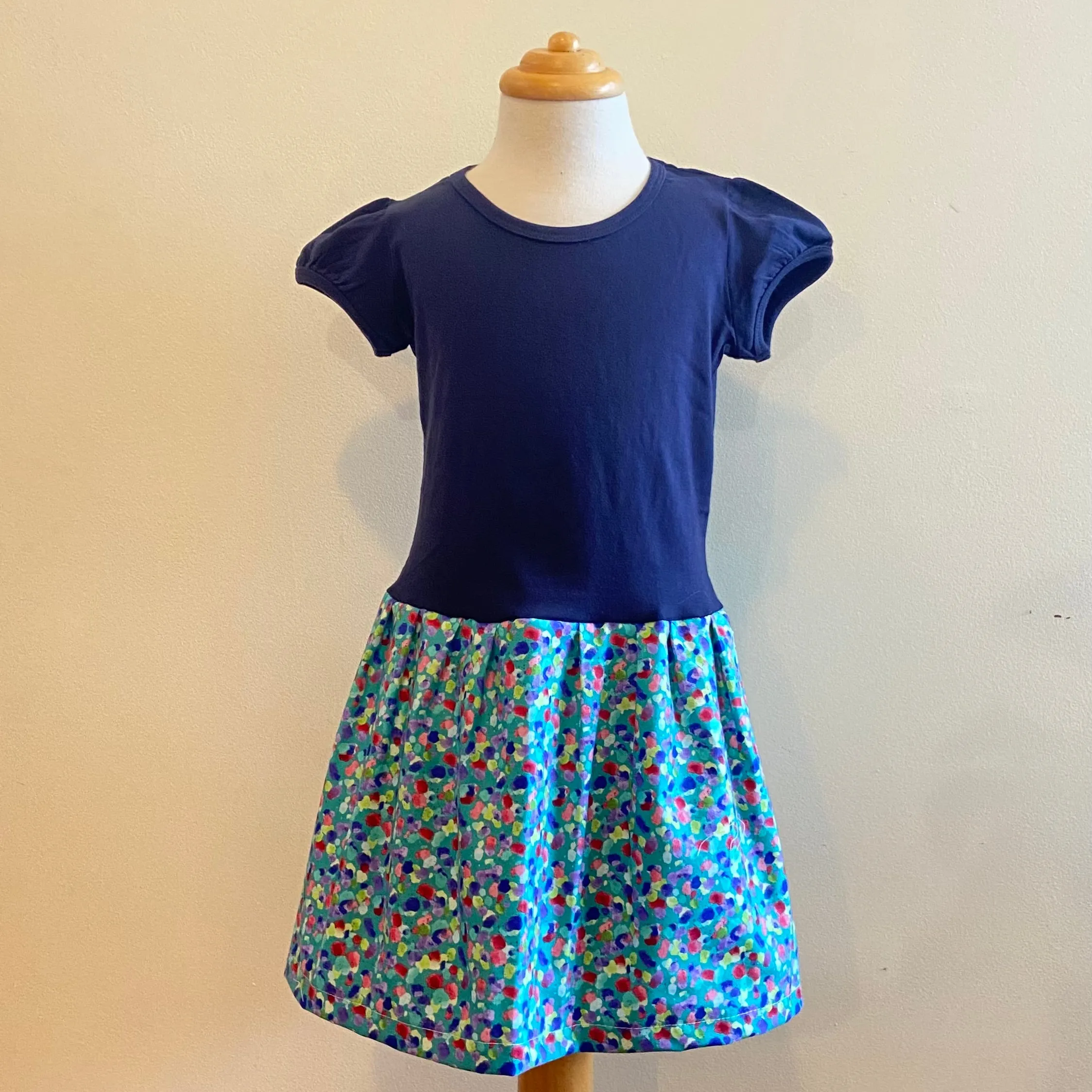 Short Sleeve Winnie Dress - NAVY WITH SPOTS