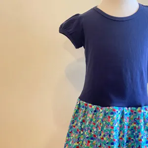 Short Sleeve Winnie Dress - NAVY WITH SPOTS