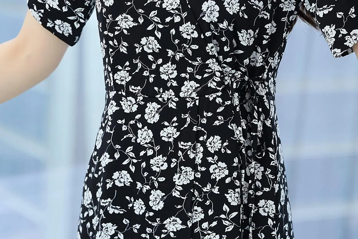 Stylish V-neck Chiffon Dress for a Flattering Fit