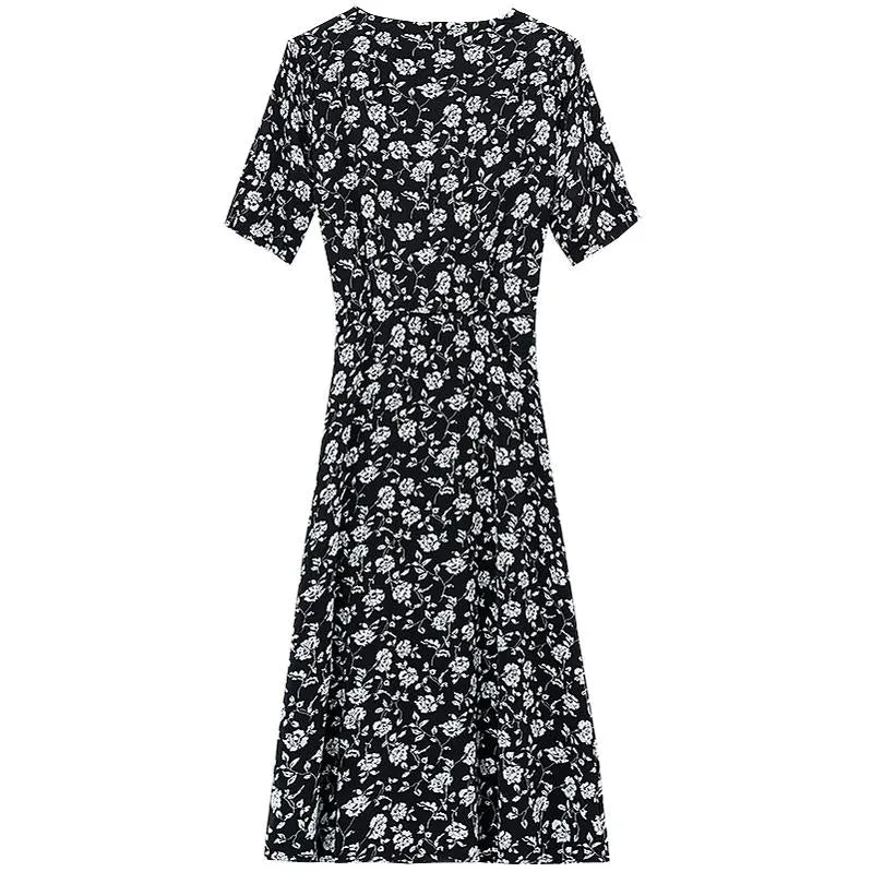Stylish V-neck Chiffon Dress for a Flattering Fit