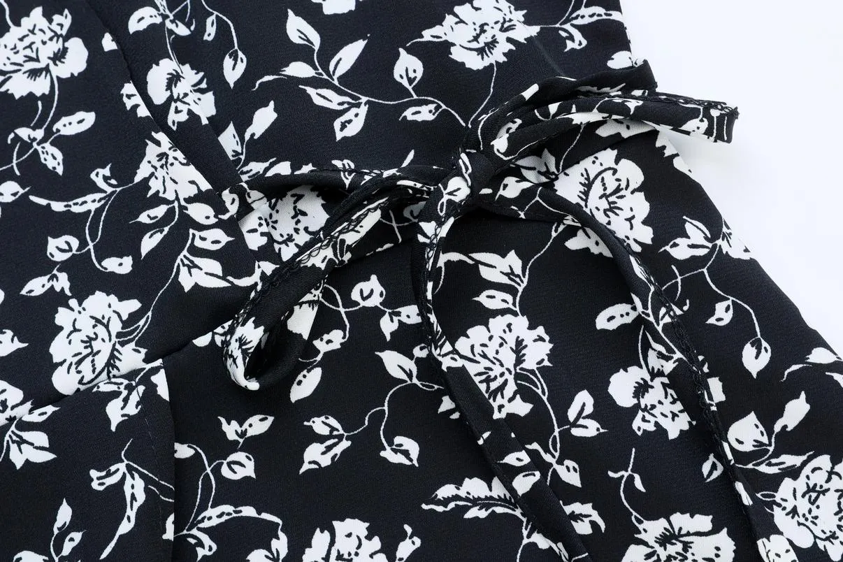 Stylish V-neck Chiffon Dress for a Flattering Fit