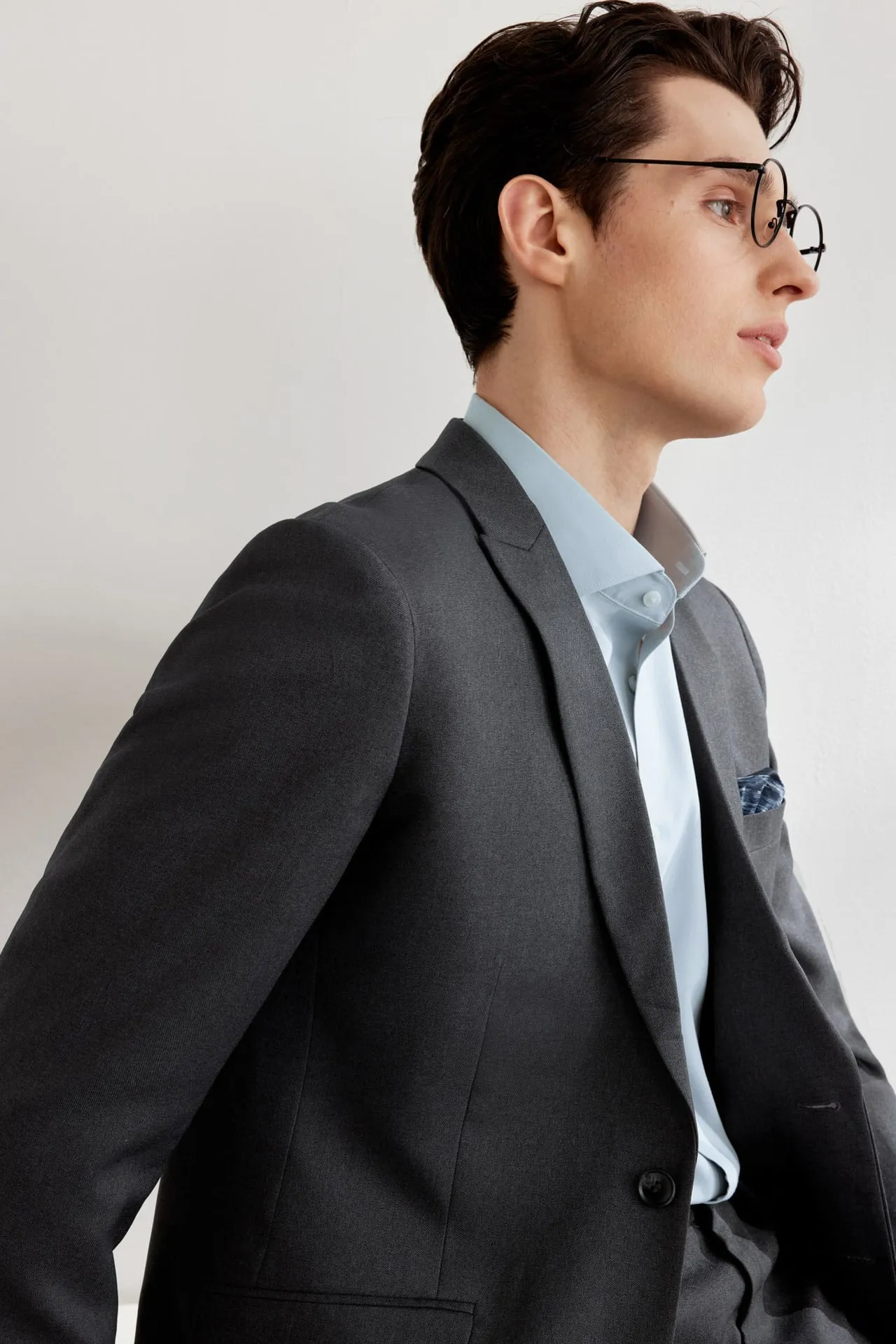 Teflon Finishing Stain Resistant Suit in Smart Fit