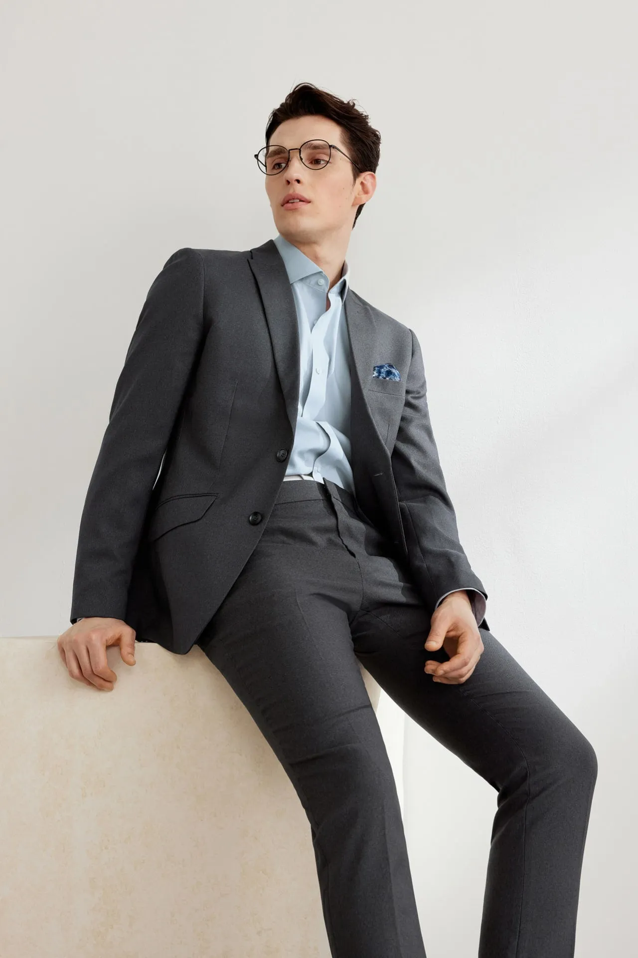 Teflon Finishing Stain Resistant Suit in Smart Fit