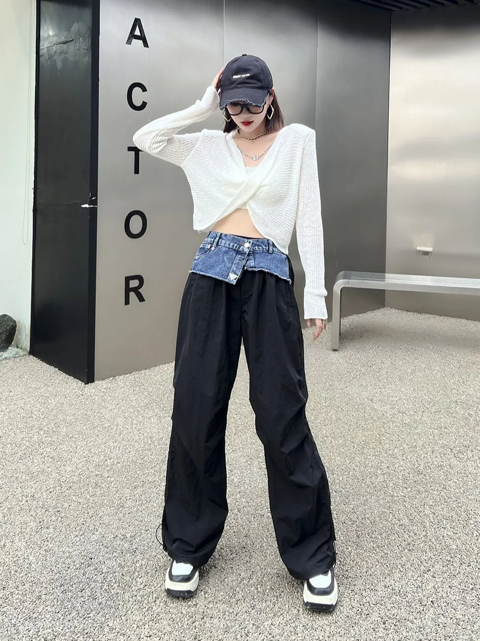 Trendy Denim Patchwork Wide-Leg Cargo Pants with Drawstring Hem