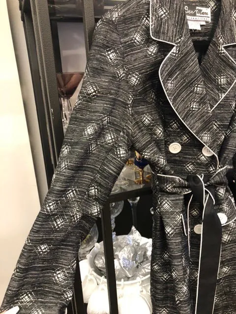 TRENDY JACKET, size 10. #1732