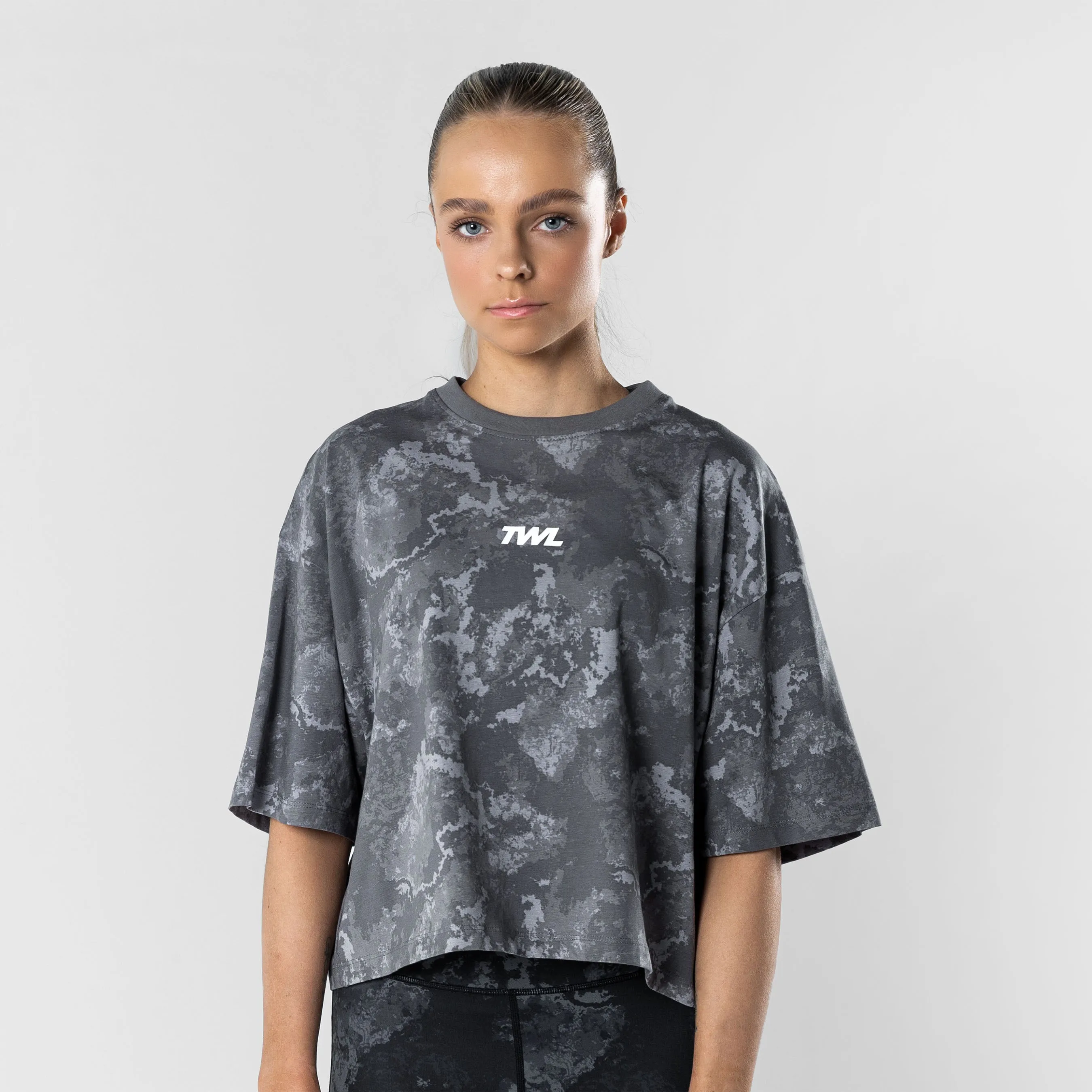 TWL - WOMEN'S OVERSIZED CROPPED T-SHIRT - SHADOW ONYX